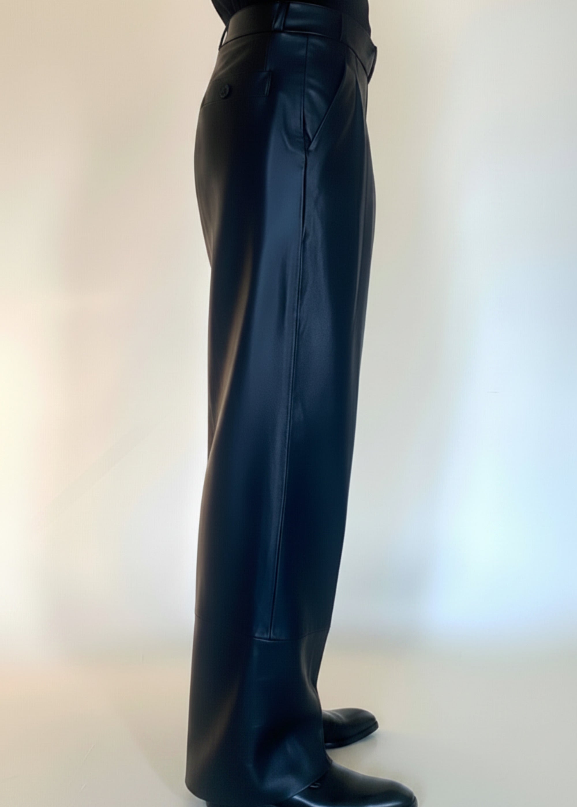 Stacy Stewart Smith Men's Onyx Leather Pleated Windsor Pants on mannequin 6'3" right side view.