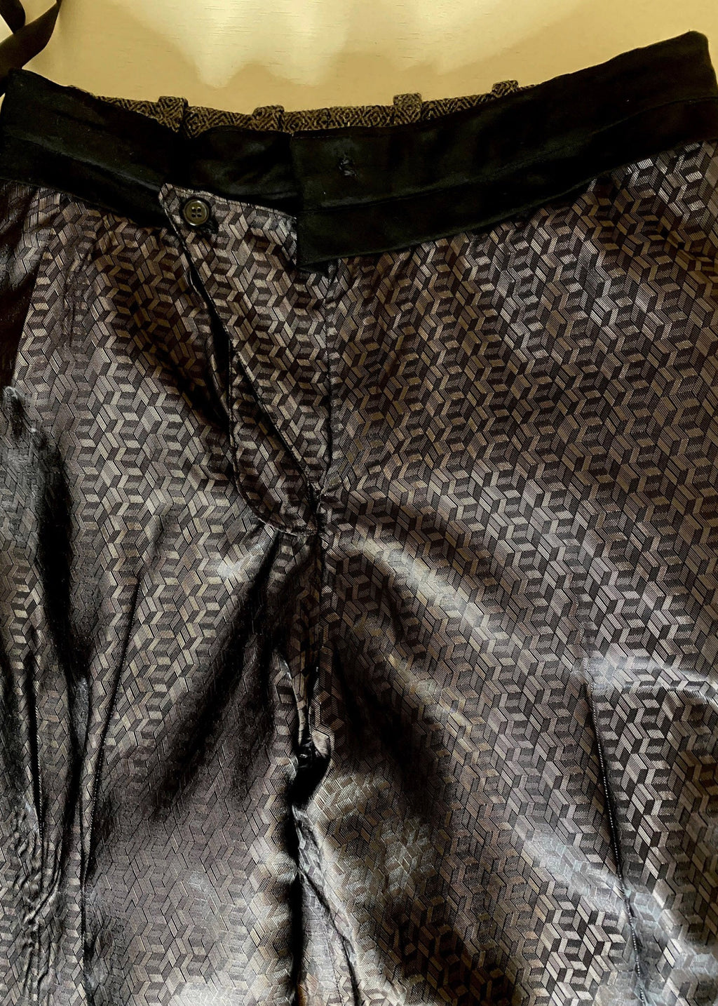 Stacy Stewart Smith Men's Highland Gentry Diamond Tweed Suit front view zoomed inside boxed lining and waist pants only on an Ivory surface.